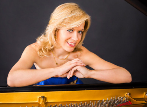 12 January Palm Desert McCallum Theatre Vasily Petrenko Olga Kern RPO on Tour USA 555x405.jpg